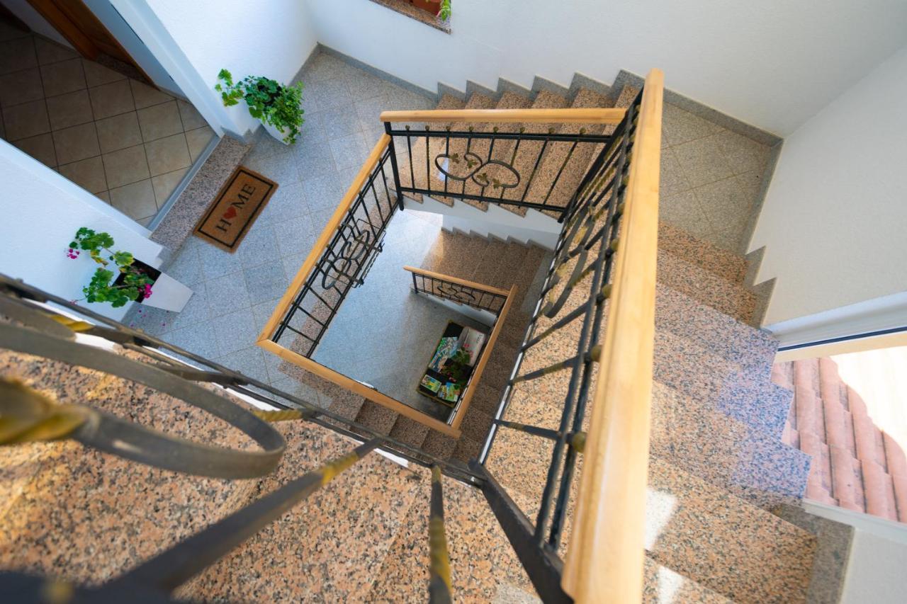 Apartmani Sandra Malinska Sveti Vid-Miholjice Екстериор снимка