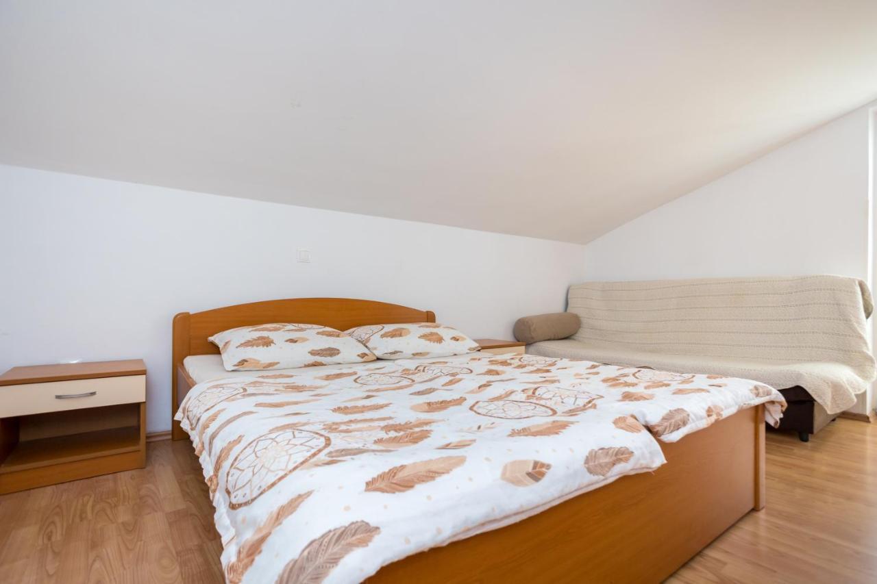 Apartmani Sandra Malinska Sveti Vid-Miholjice Екстериор снимка